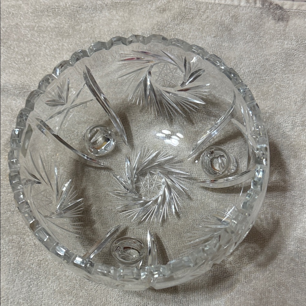 Laustizer Elegant hand cut lead Crystal Bowl 8 pointed star, saw tooth edge